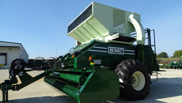 Unload-On-The-Go Peanut Combine - Image 16