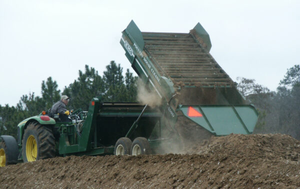 Poultry House Cleanout Machines - Image 3